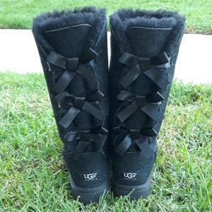 UGG womans Bailey Boots size 7👢